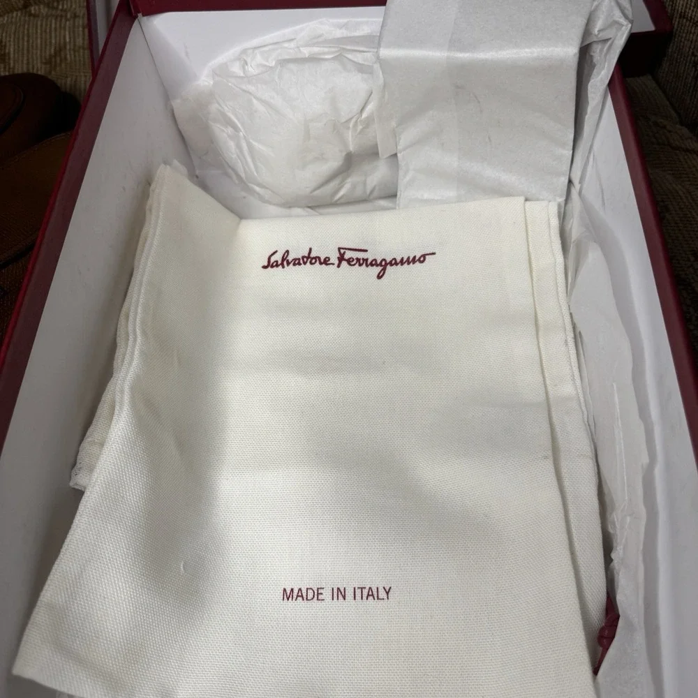 Salvatore Ferragamo new but